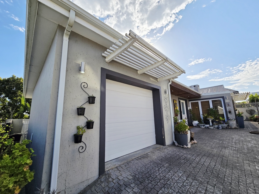 3 Bedroom Property for Sale in Kraaibosch Country Estate Western Cape